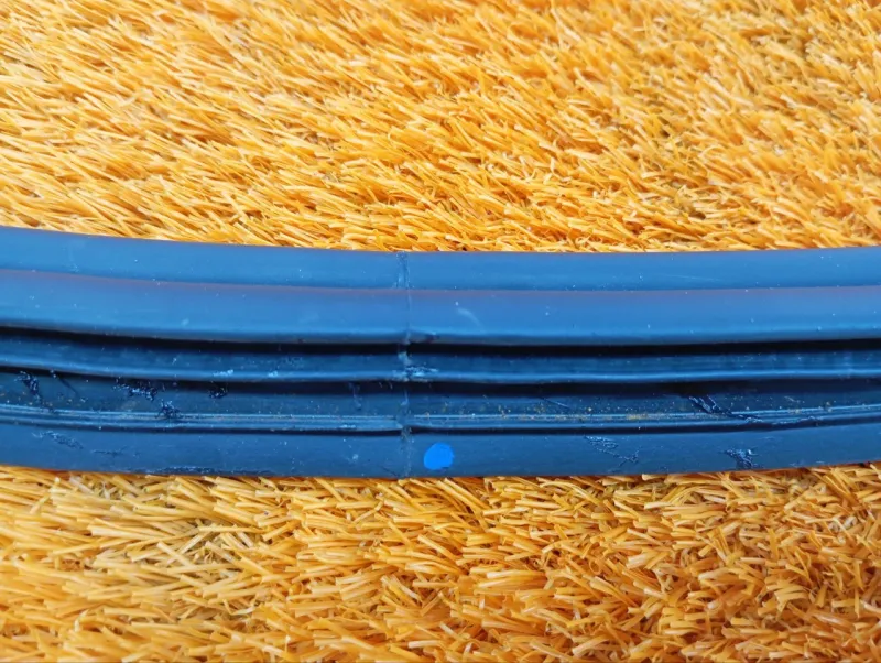 Уплотнитель багажника