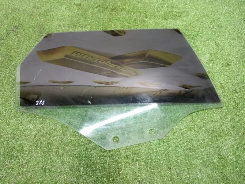 Стекло двери Audi A3 2006 8P4845206B 8P, заднее правое