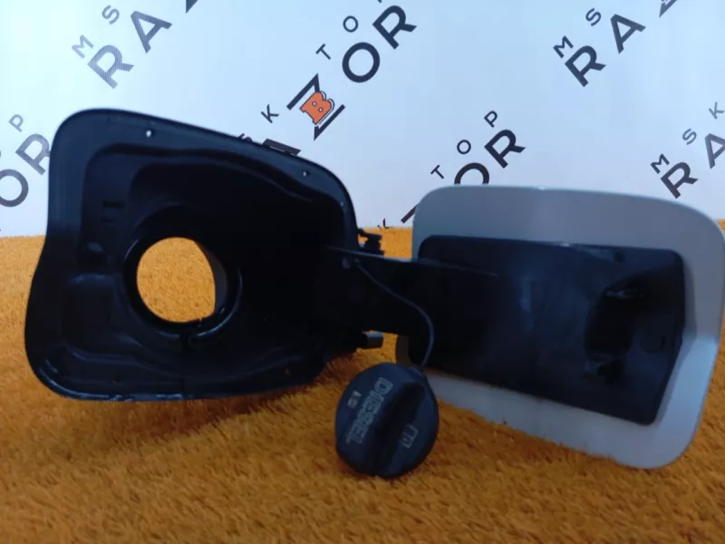 Лючок Бензобака