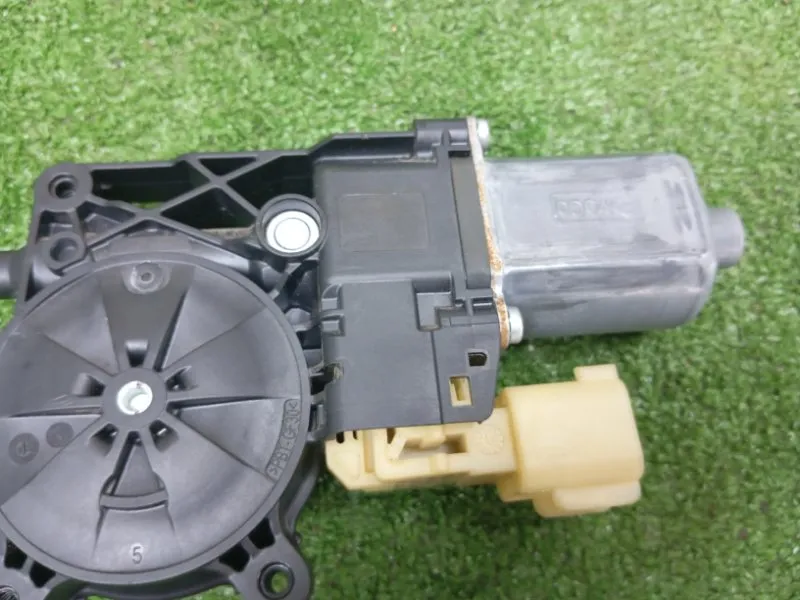 Мотор стеклоподъемника