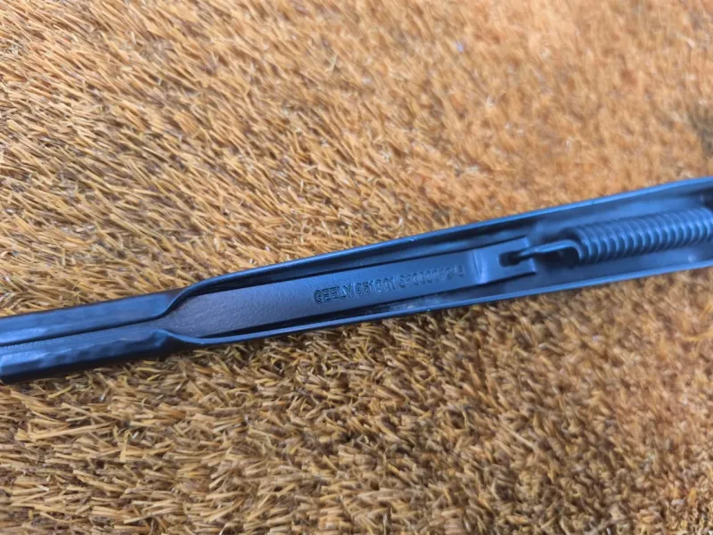 поводок стеклоочистителя