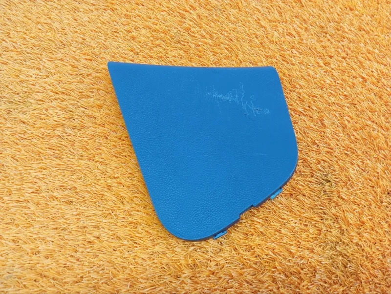 Обшивка крышки багажника