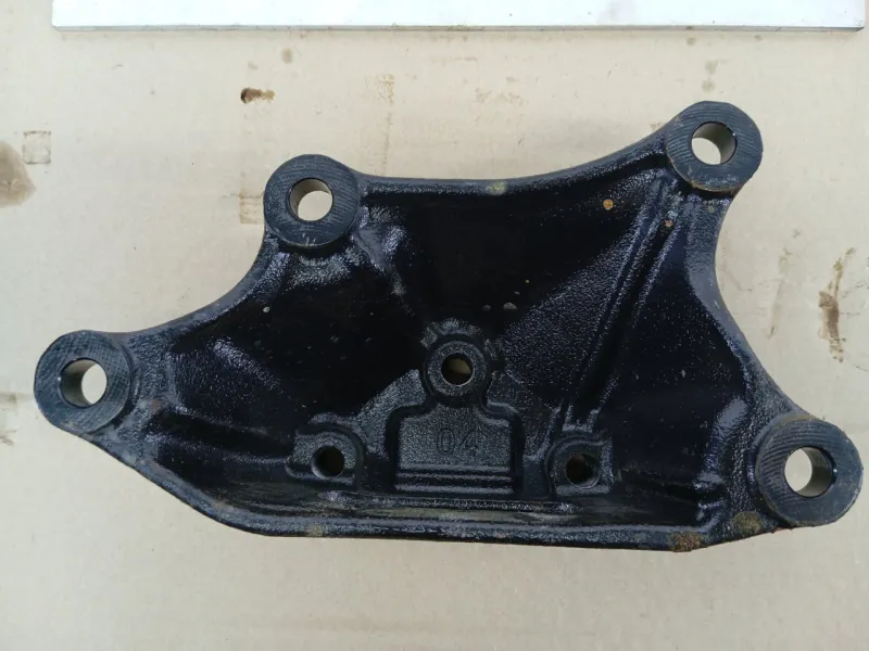 Крепление двигателя