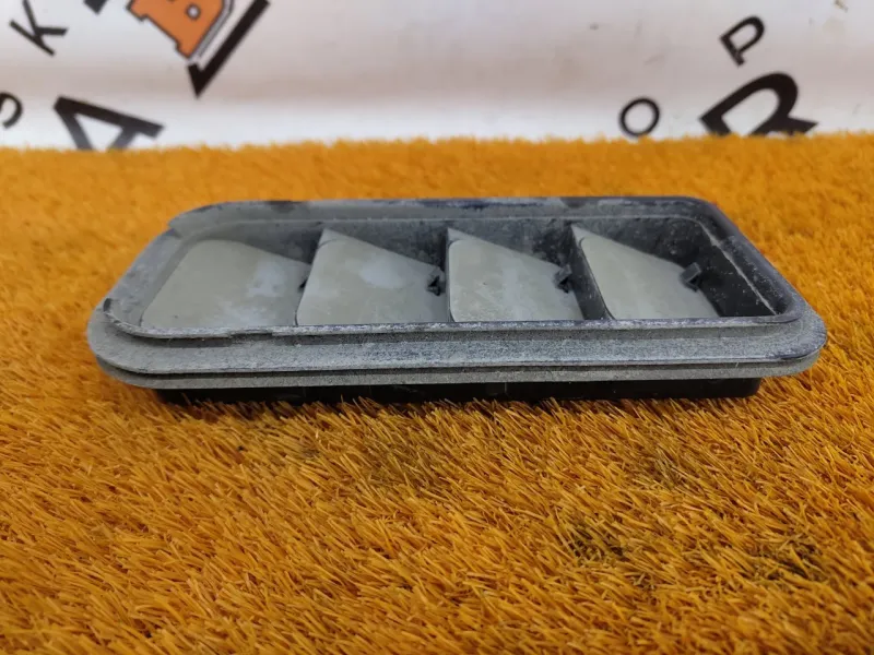 Решетка вентиляционная