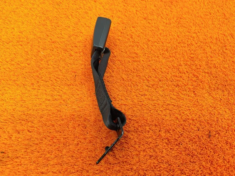 Ответная часть ремня безопасности