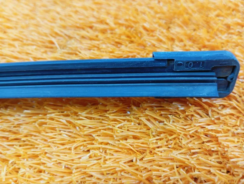 поводок стеклоочистителя