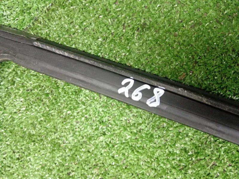 Уплотнитель стекла двери