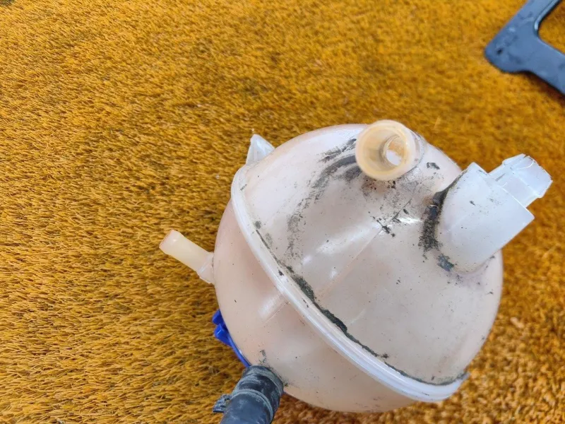 Бачок расширительный