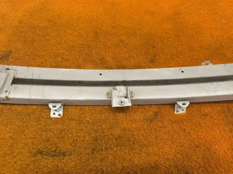 Усилитель бампера