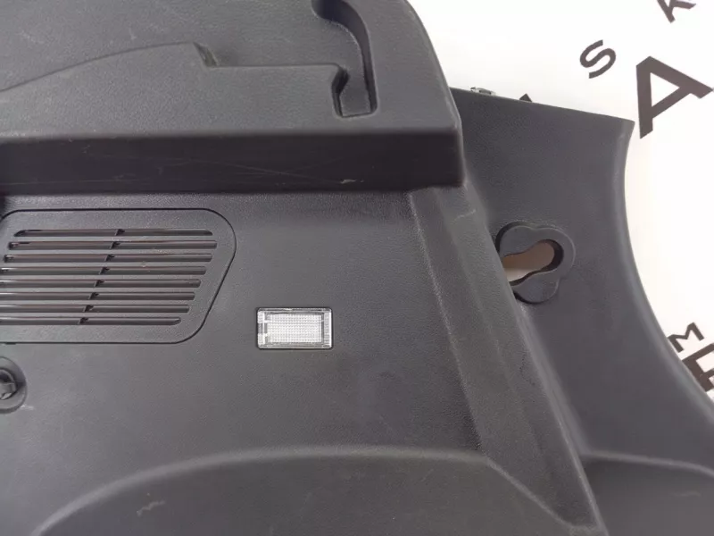 Обшивка багажника