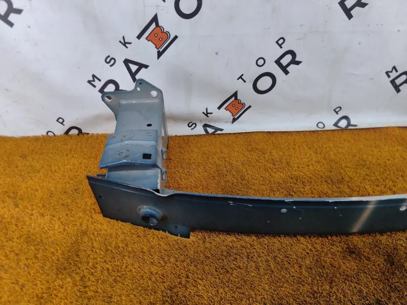 Усилитель бампера