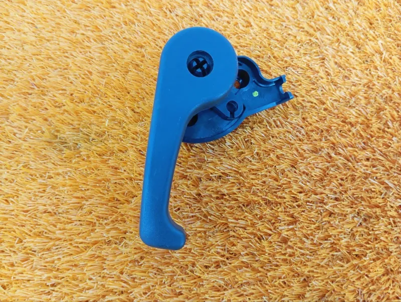 Ручка открывания капота