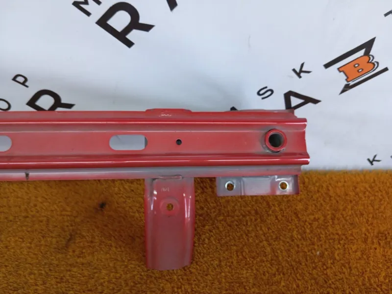 Усилитель бампера