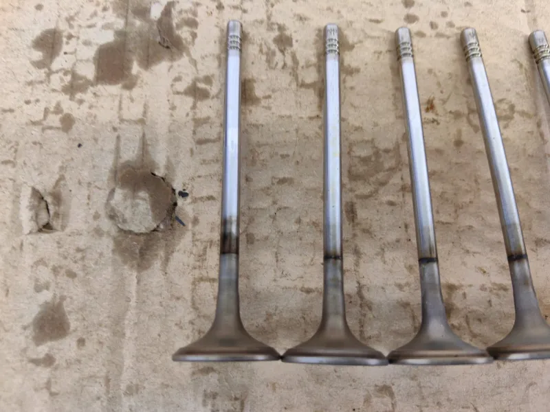 Клапан выпускной