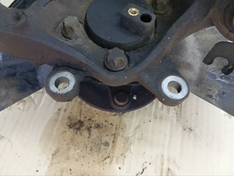 Кулак поворотный