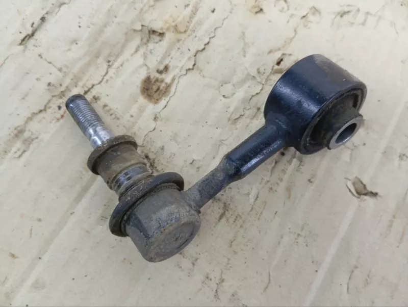 Стойка стабилизатора