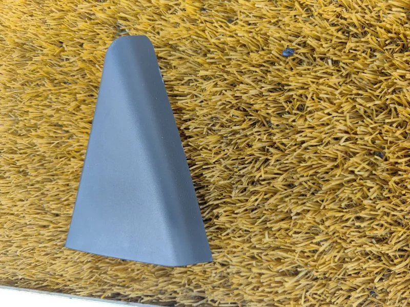 Уголок двери