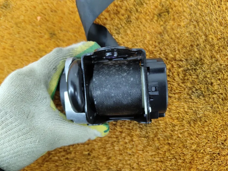 Ремень безопасности