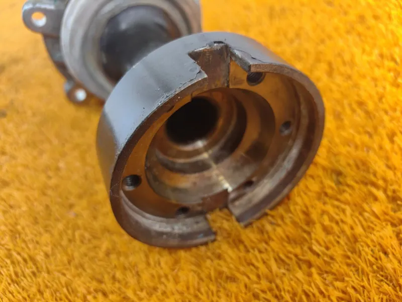 Вал приводной раздаточной коробки