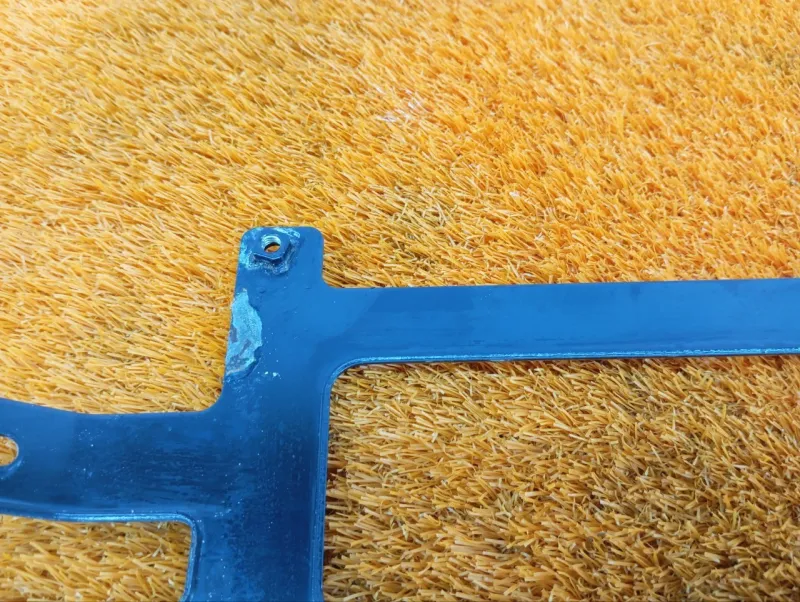 Кронштейн блока управления двигателем