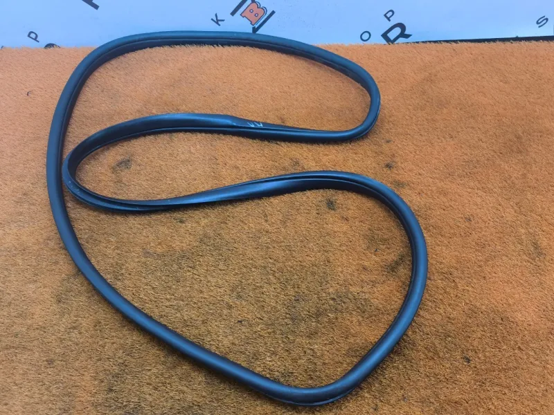 Уплотнитель проема двери