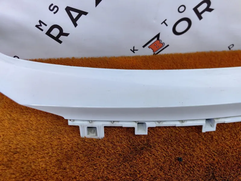 Накладка крышки багажника