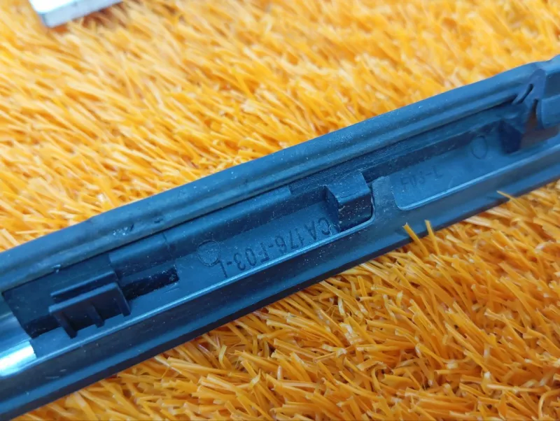 Уплотнитель стекла двери