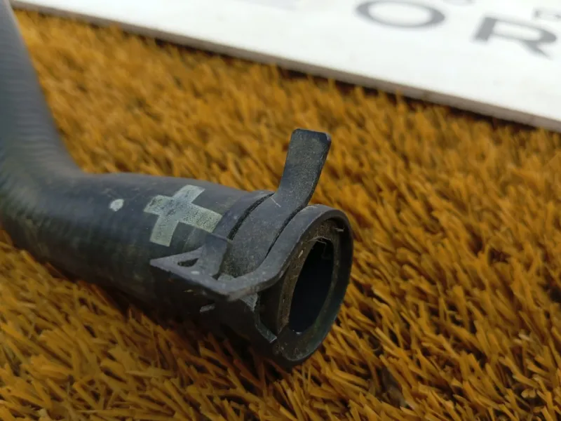 Патрубок радиатора