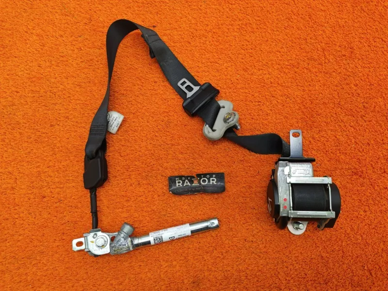 Ремень безопасности