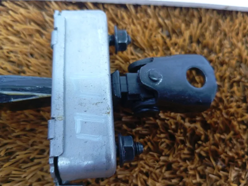 Ограничитель двери