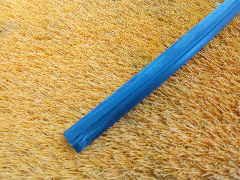 Уплотнитель стекла двери