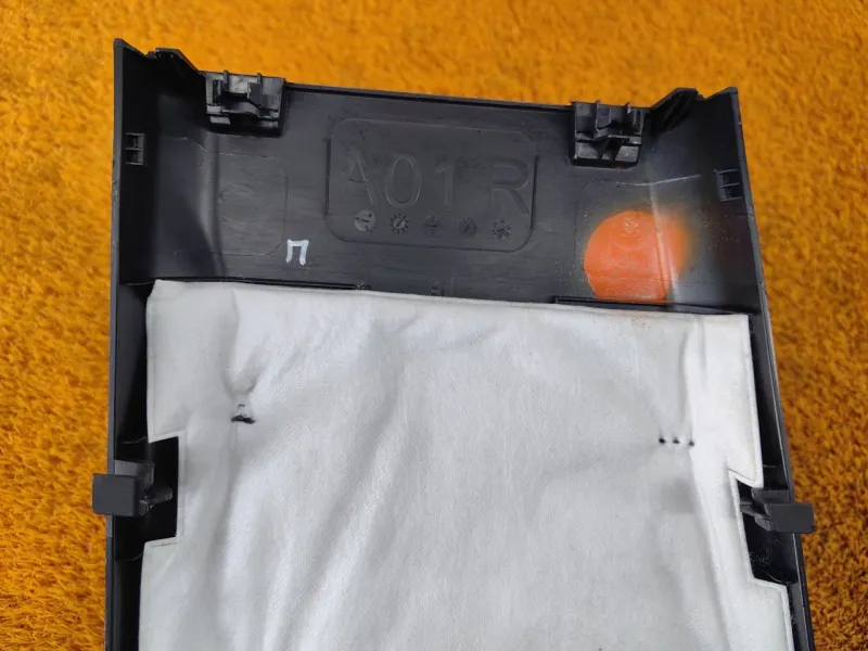 Обшивка центральной стойки