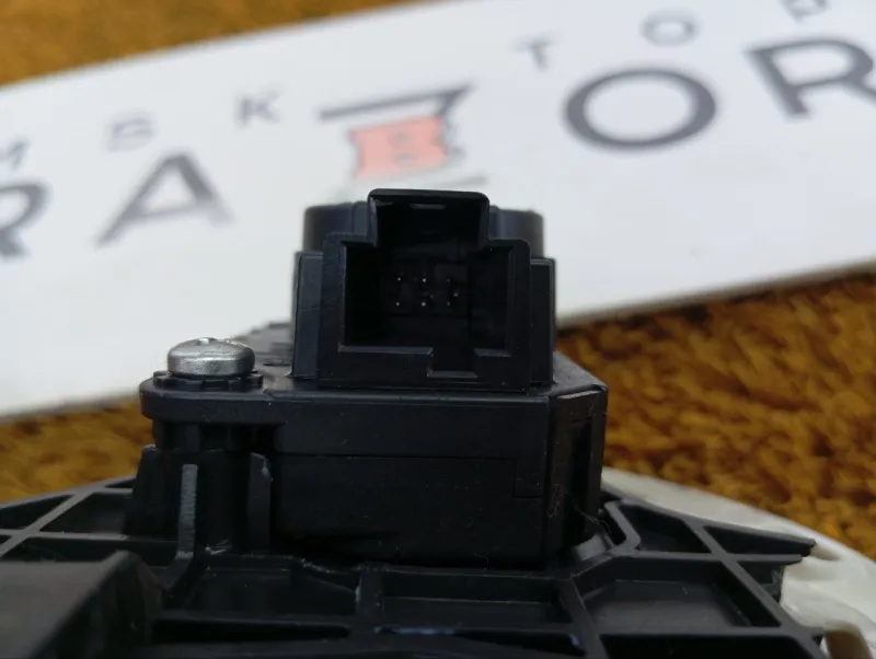 Моторчик заслонки печки