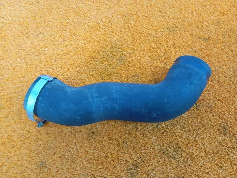 Патрубок интеркулера