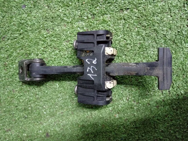 Ограничитель двери