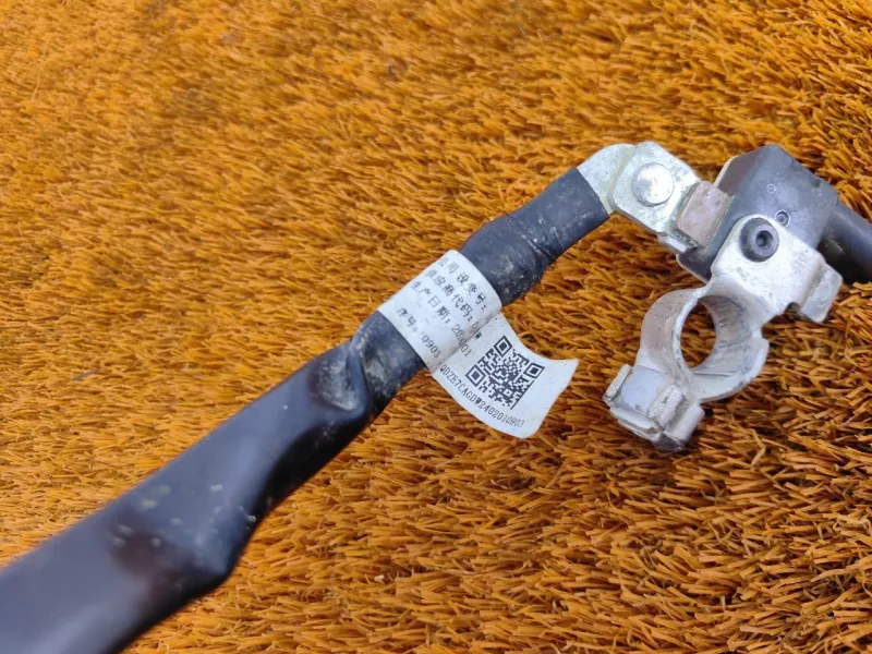 Клемма аккумулятора