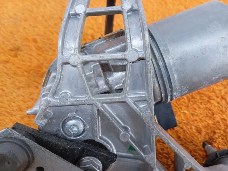 Трапеция дворников