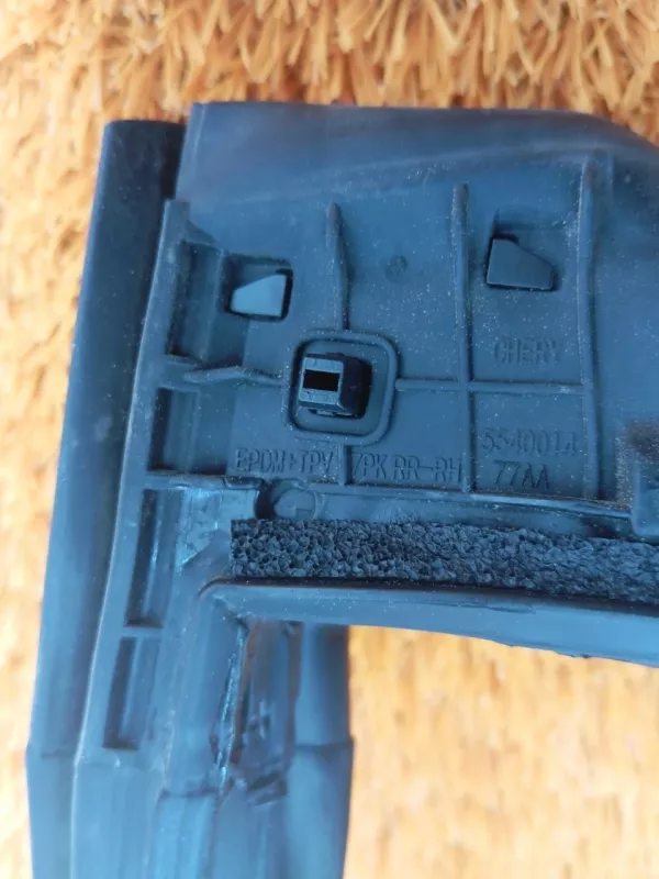 Уплотнитель двери