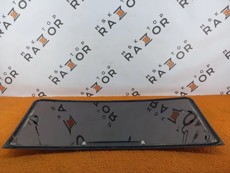 Стекло заднее