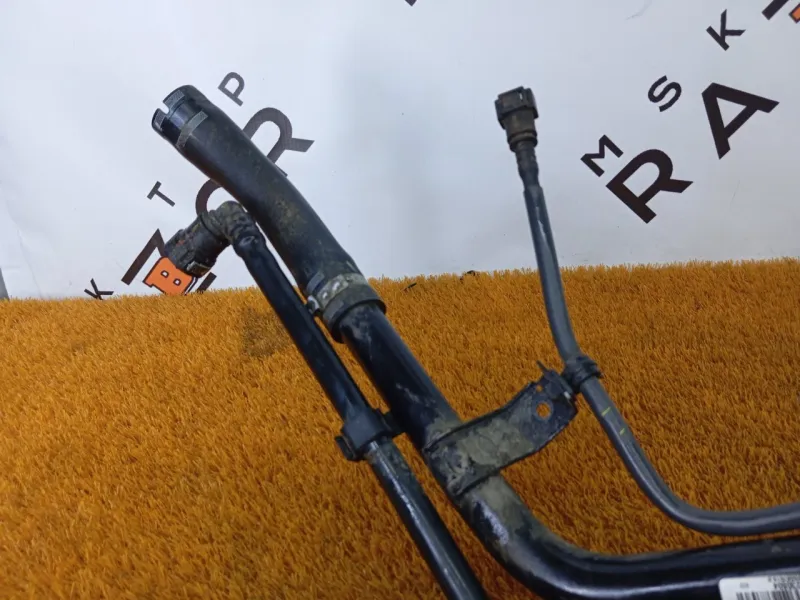 Горловина топливного бака