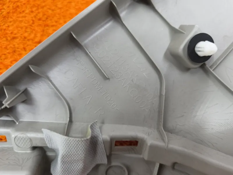 Накладка на стойку кузова