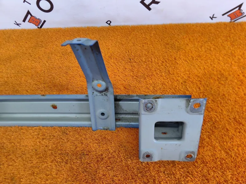 Усилитель бампера