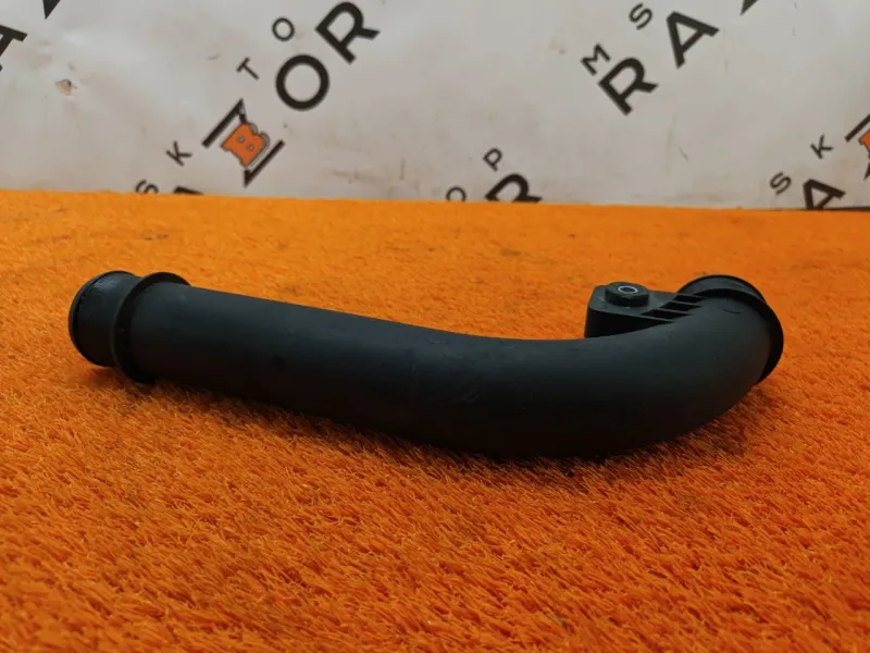 Патрубок интеркулера