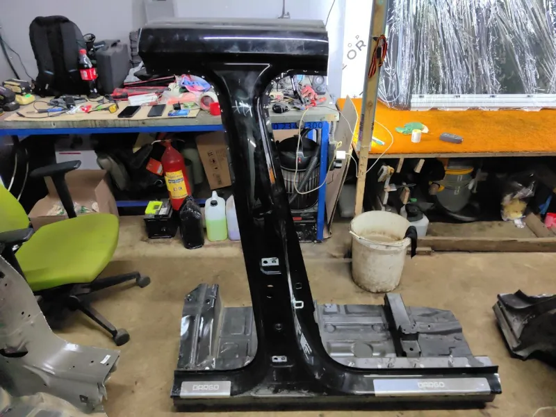 Порог с центральной стойкой