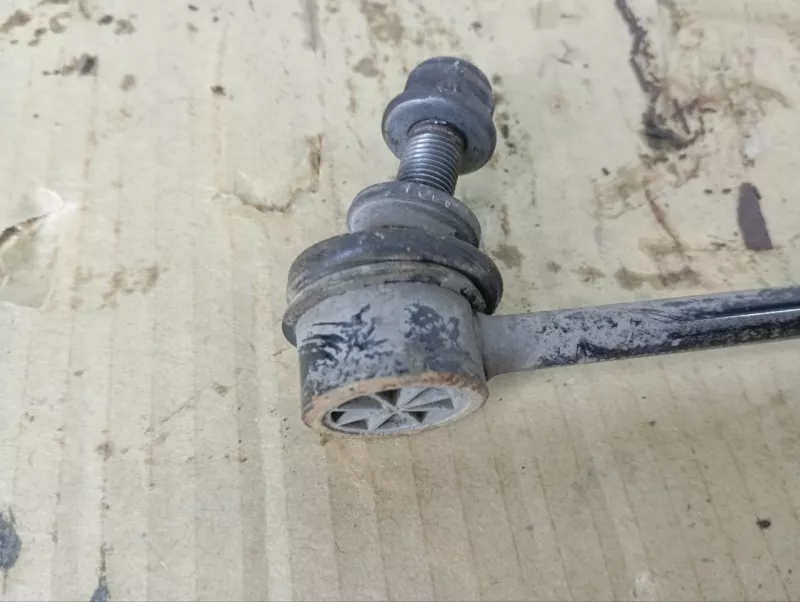 Стойка стабилизатора