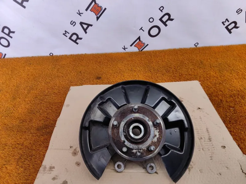 Кулак поворотный