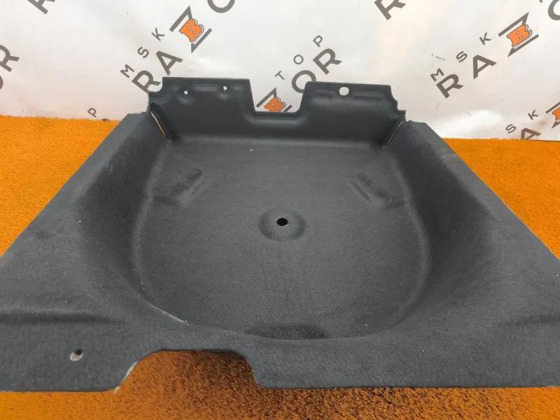 Ниша запасного колеса