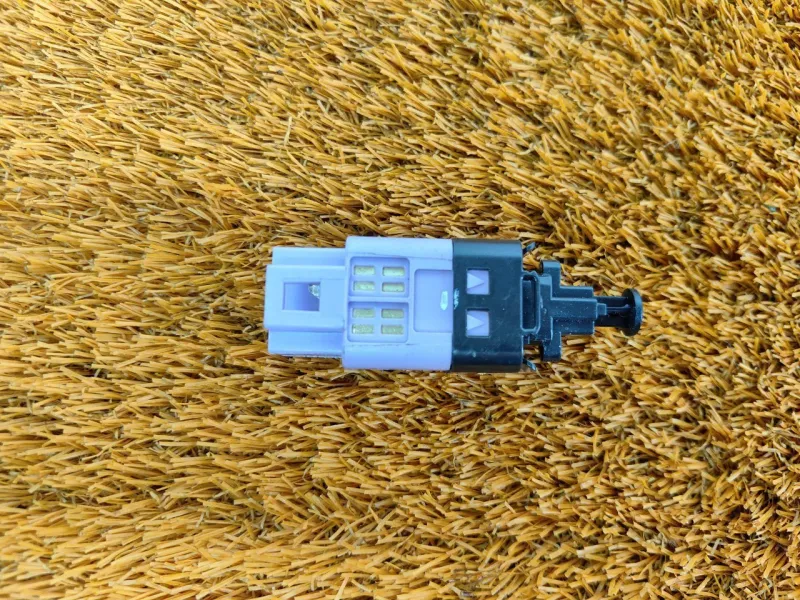 Датчик педали тормоза