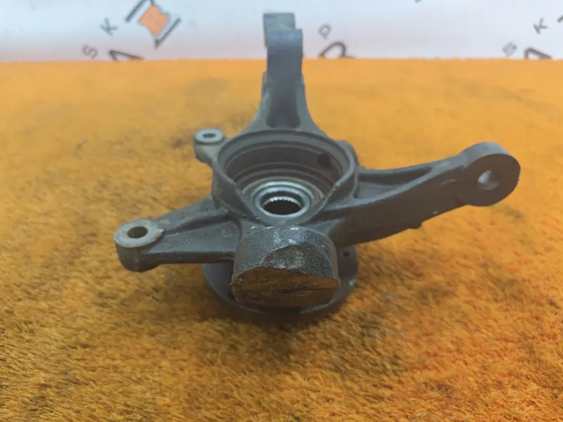 Кулак поворотный