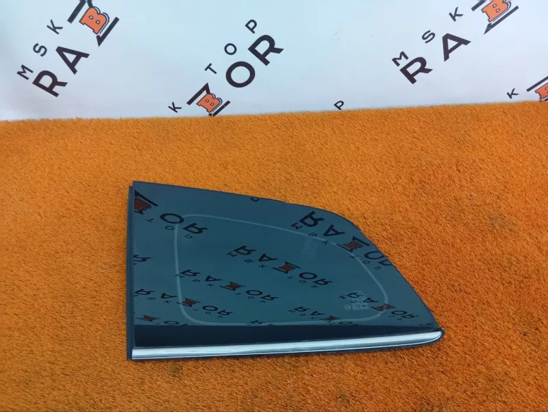 Форточка задняя